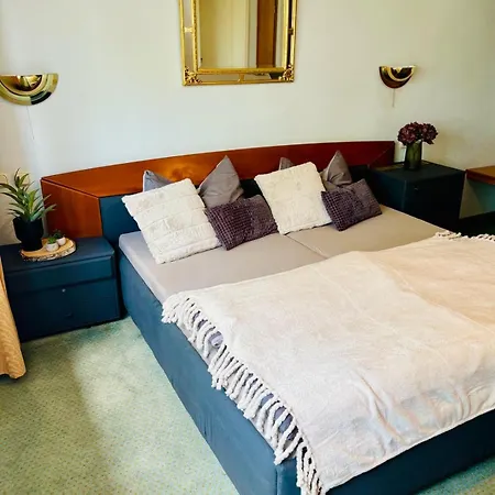 Themenhotel Rehlein Hotel *