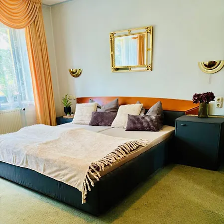 Themenhotel Rehlein *