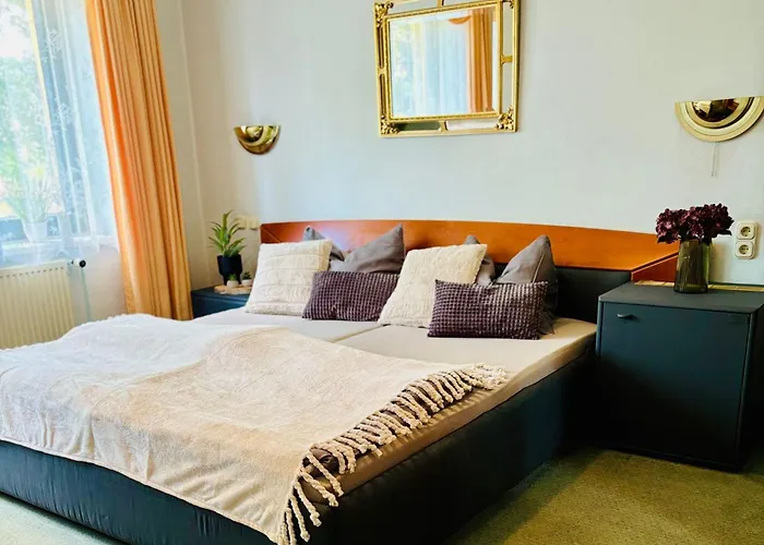 Themenhotel Rehlein *